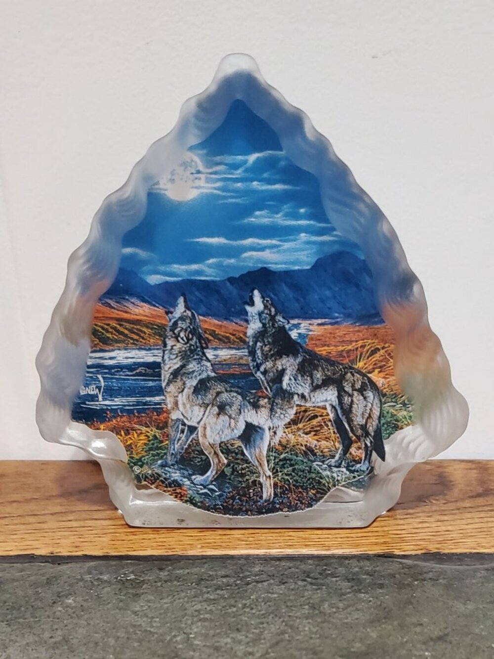 Moonlit Cry from The Wolf Spirit Collection Collection Wolf Arrowhead